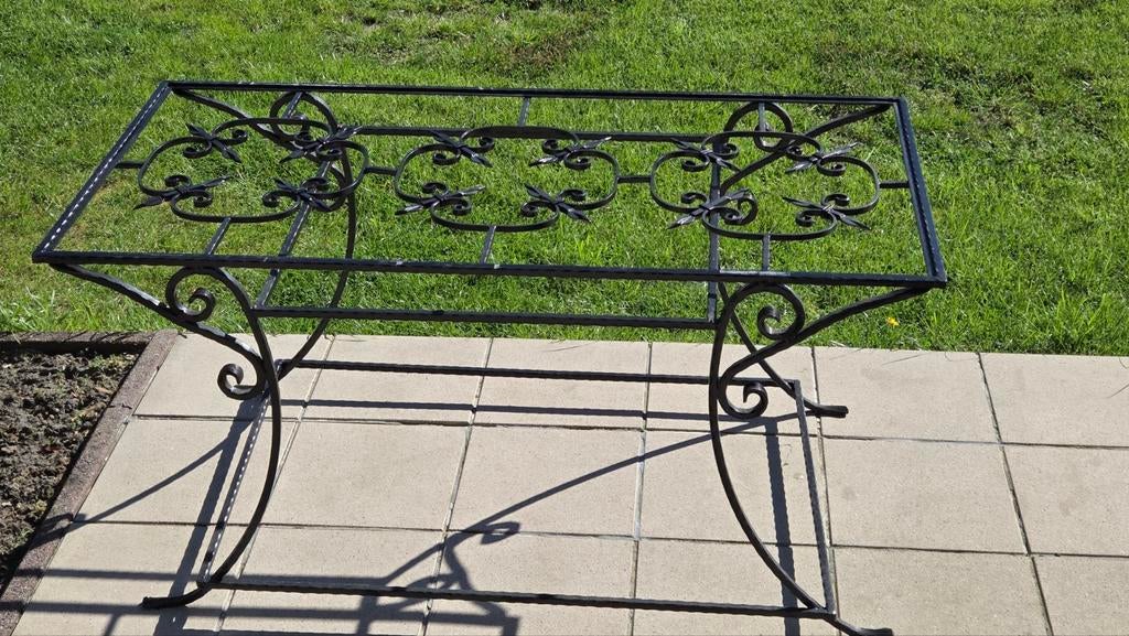 Table de jardin en fer forgé, Enlèvement, Bois