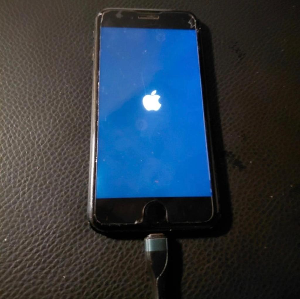 IPhone SE 2020 64gb face arriere a repare, Télécoms, Téléphonie mobile | Huawei, 3 à 6 mégapixels, Symbian OS, Enlèvement, Utilisé