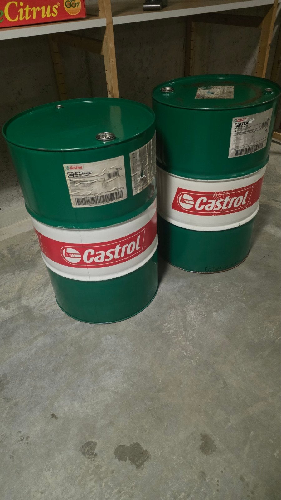 Bidons CASTROL de 208 litres, Enlèvement