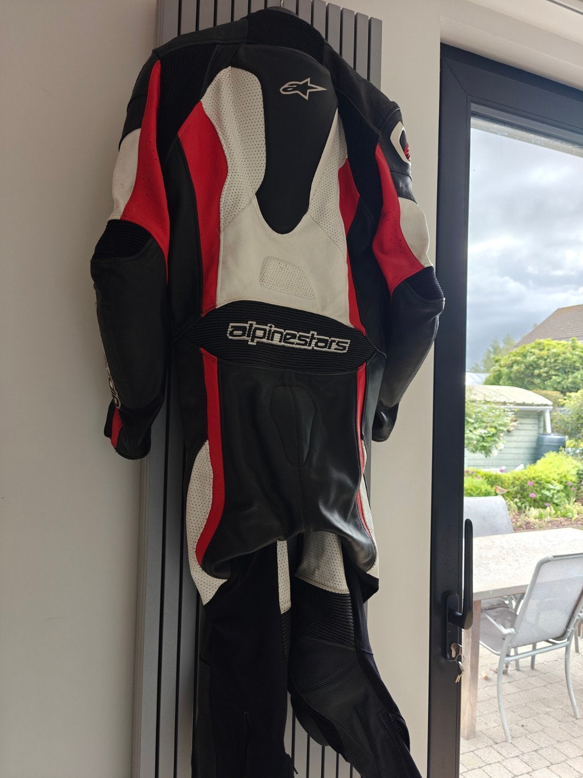 racepak Alpinestars, Ophalen