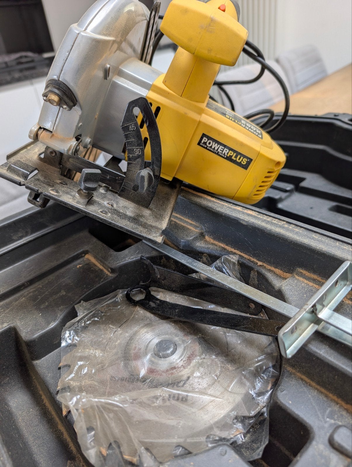 Powerplus X052 circel zaag 1400W, Doe-het-zelf en Bouw, Gereedschap | Zaagmachines, Ophalen