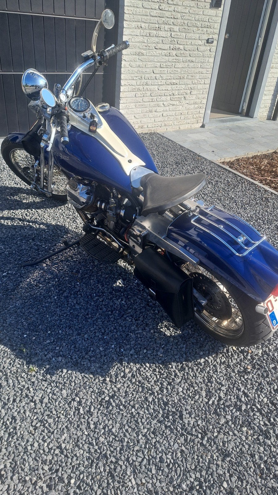 Moto Guzzi 850 Custom, Motoren, Cardan-aandrijving, 2 cilinders, Nieuw, Particulier