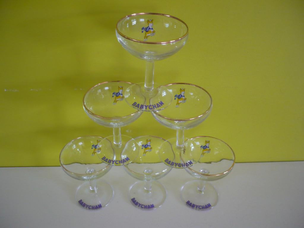 6 vintage glaasjes Babycham Coupjes, Verzamelen, Glas en Drinkglazen, Gebruikt, Overige typen, Ophalen of Verzenden