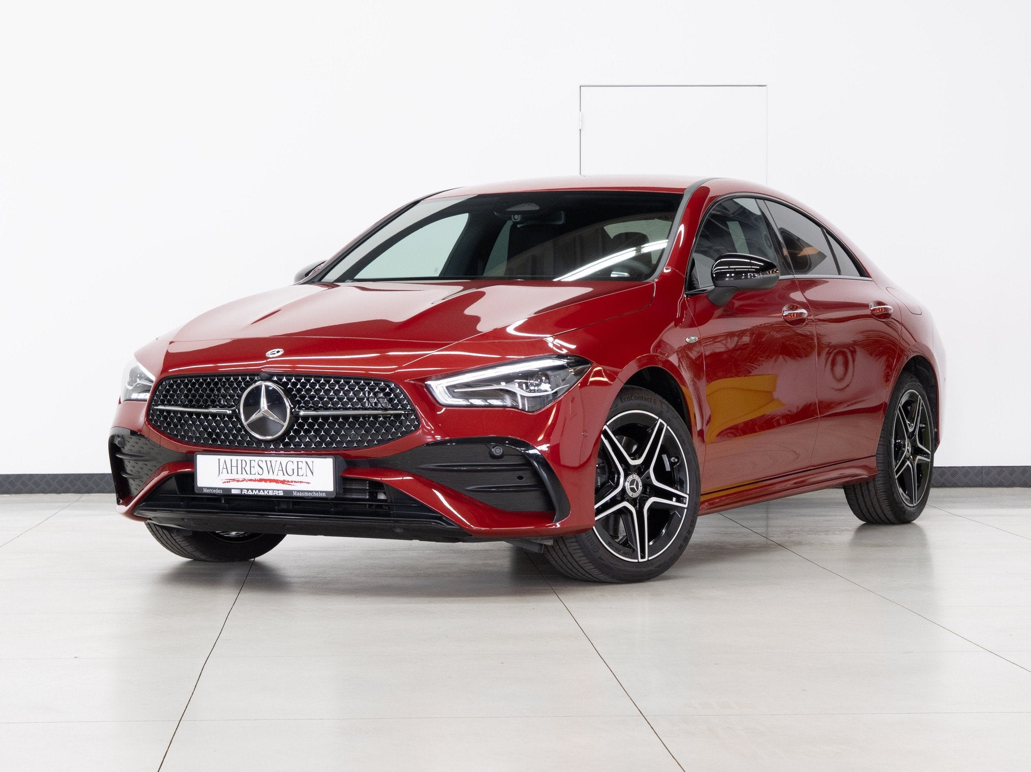 Mercedes-Benz CLA 250 e Coupé AMG Night Dodehoek KEYLESS-GO, Auto's, Gebruikt, Zwart, 4 cilinders, Alcantara