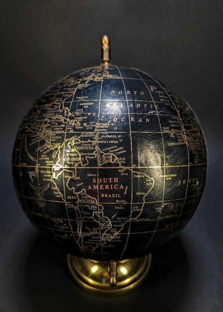 Vintage wereldbol in zwart en goud — Roterende bureaubol, Verzenden