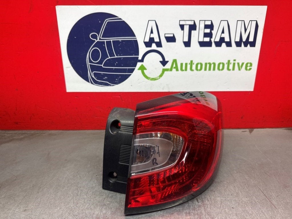 FEU ARRIÈRE DROIT Renault Captur I (2R) (01-2013/-), Utilisé, Renault