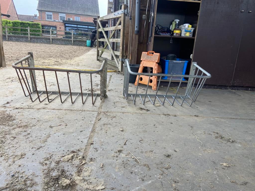 Hooiruiven te koop, Accessoires