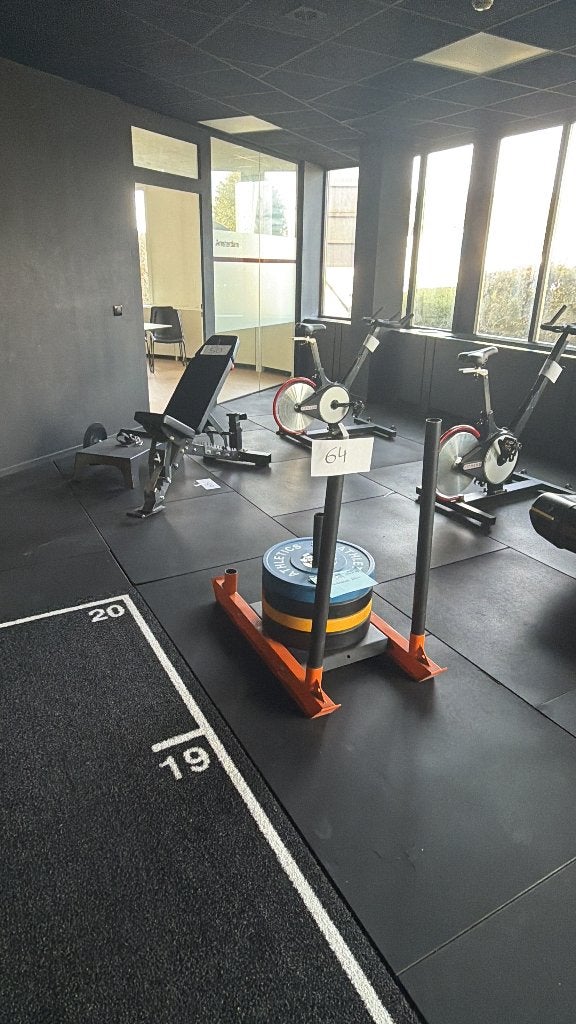 Salle de sport - traîneau à pousser et à tirer + haltères, Enlèvement, Comme neuf
