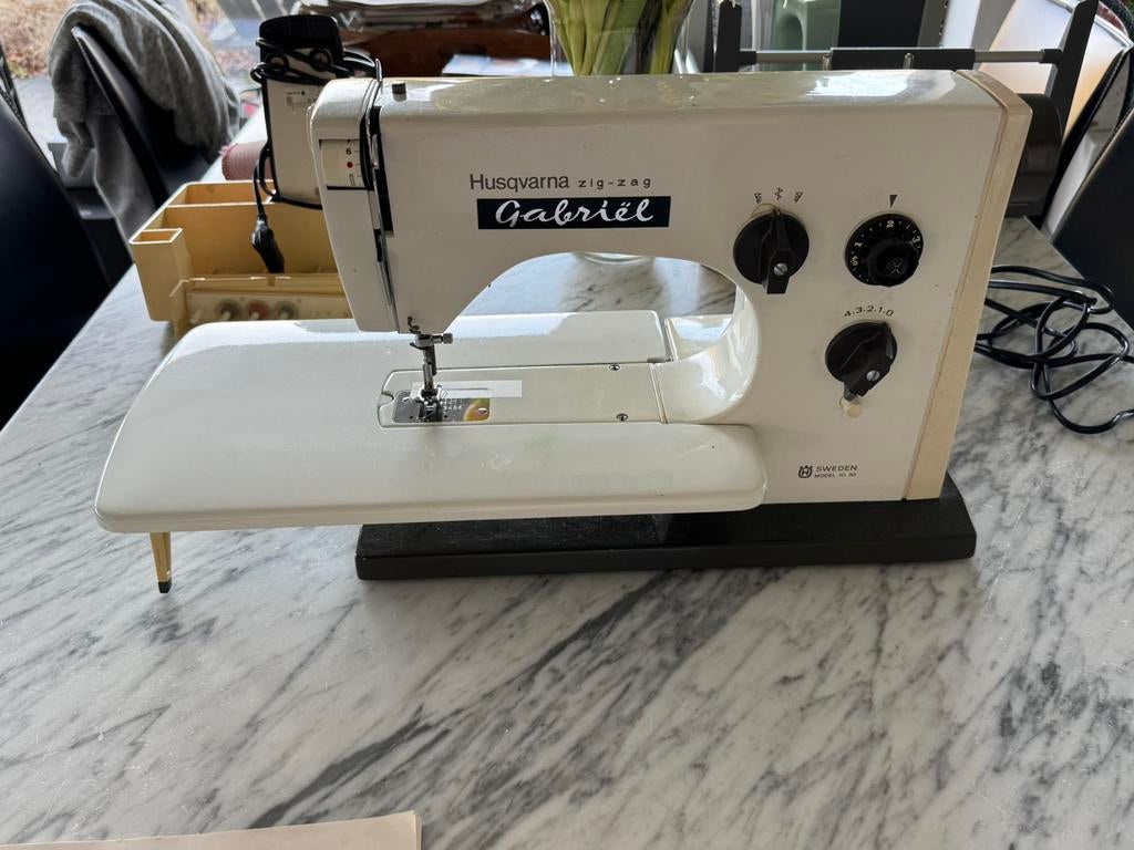 Werkende Husqvarna Naaimachine, Enlèvement ou Envoi, Machine à coudre, Husqvarna