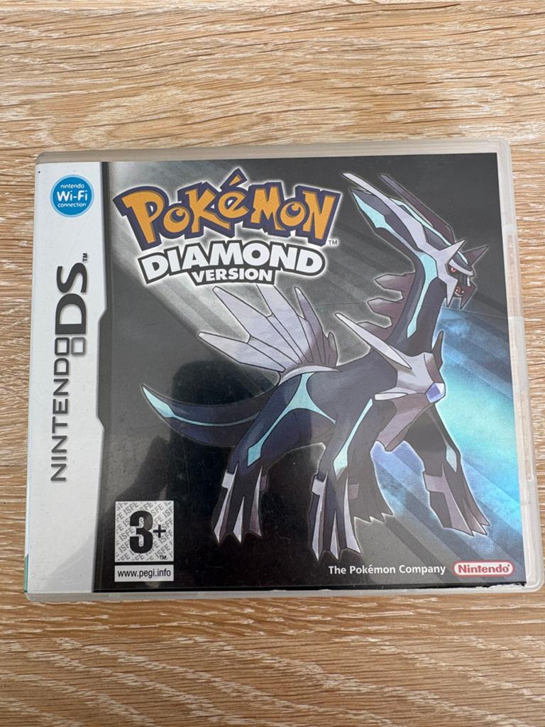 Pokemon diamond game, Hobby en Vrije tijd, Verzamelkaartspellen | Pokémon, Ophalen of Verzenden, Zo goed als nieuw