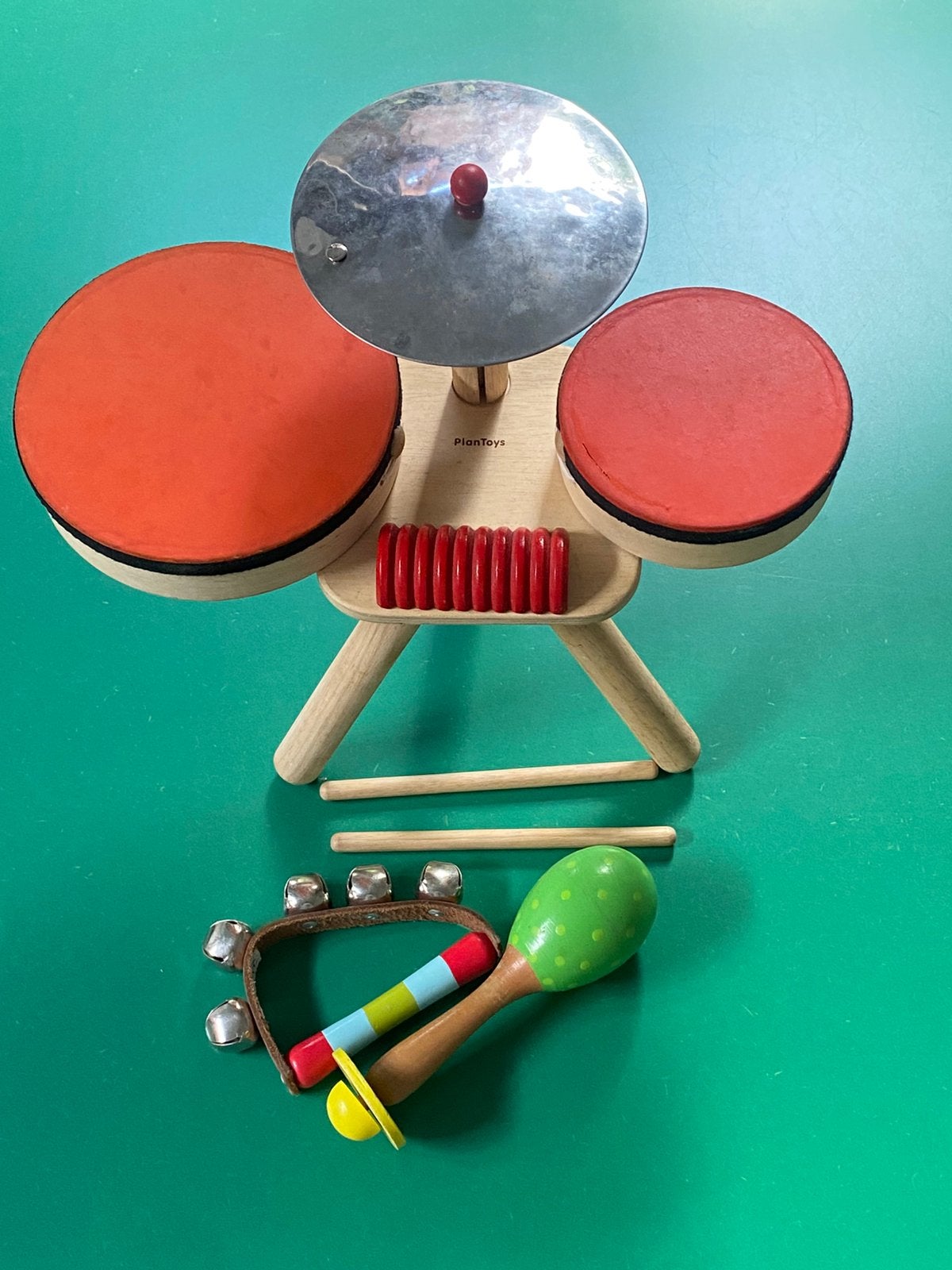Houten muziekinstrumenten: drum plantoys, handbel, castagnet, Ophalen, Zo goed als nieuw