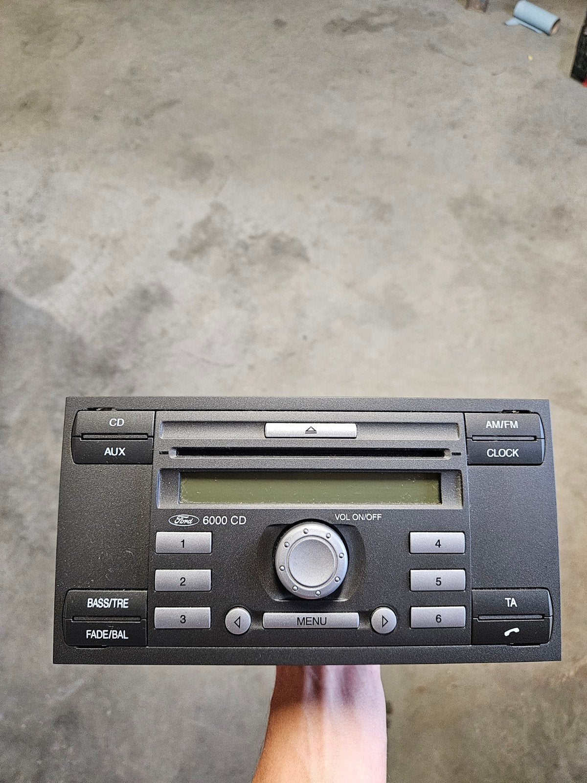 autoradio Ford Fiesta MK5, Enlèvement