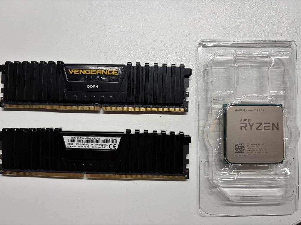 AMD Ryzen 5 2600 CPU & 2x8GB 3200MHz DDR4 RAM, Computers en Software, Processors, 6-core, Gebruikt, Socket AM4, 3 tot 4 Ghz