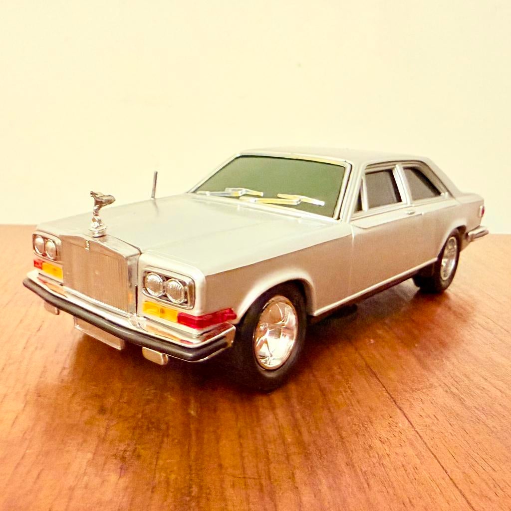 VINTAGE NOVELTY RADIO ROLLS ROYCE PHANTOM II 1974 TRANSISTOR, Antiek en Kunst, Antiek | Tv's en Audio, Verzenden