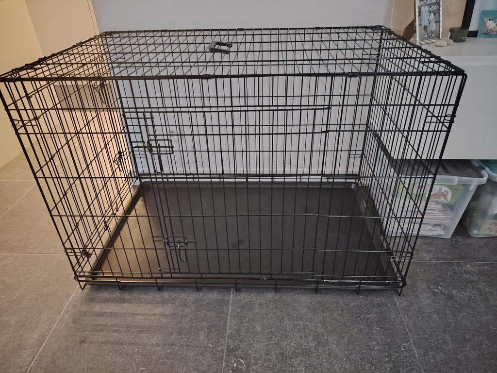XXL hondenbench + drink en voedselstaander te koop., Dieren en Toebehoren, Hondenbenches, Ophalen