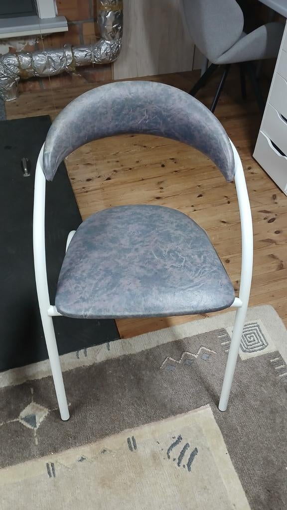Keukenstoelen, Huis en Inrichting, Stoelen, Ophalen, Gebruikt, Drie, Grijs