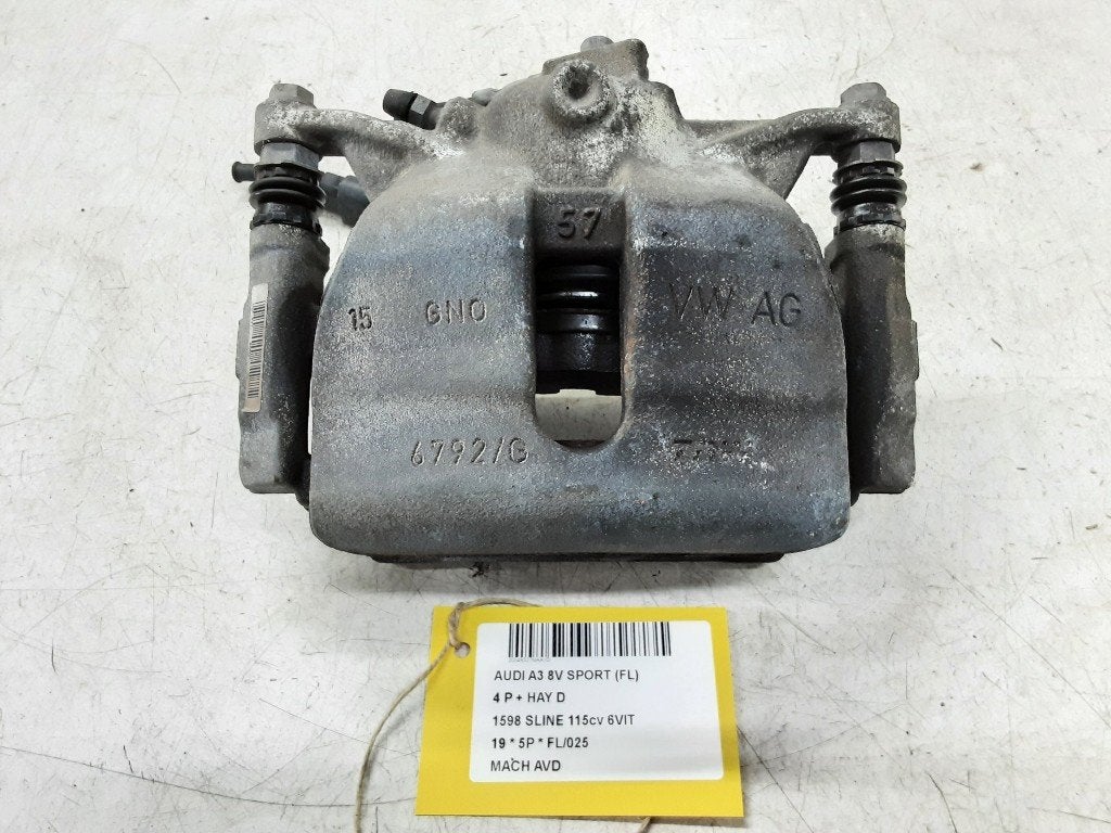 REMKLAUW RECHTS VOOR Audi A3 Sportback (8VA / 8VF) (6792), Info@audi.de, Audi, Audi AG, Gebruikt