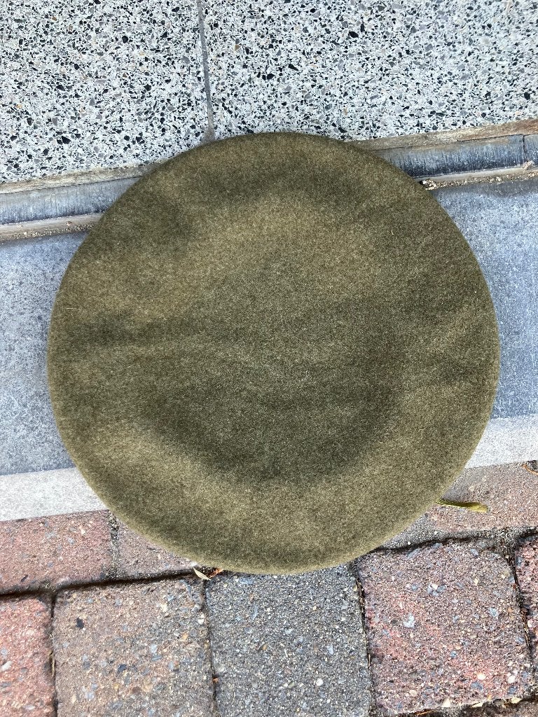 Militaire pet, Enlèvement
