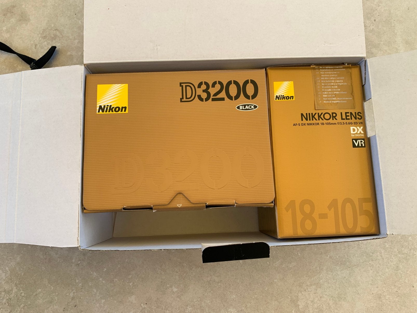 Nikon D3200 + AF-S DX NIKKOR 18-105mm, Ophalen, Spiegelreflex, Nikon, 4 t/m 7 keer