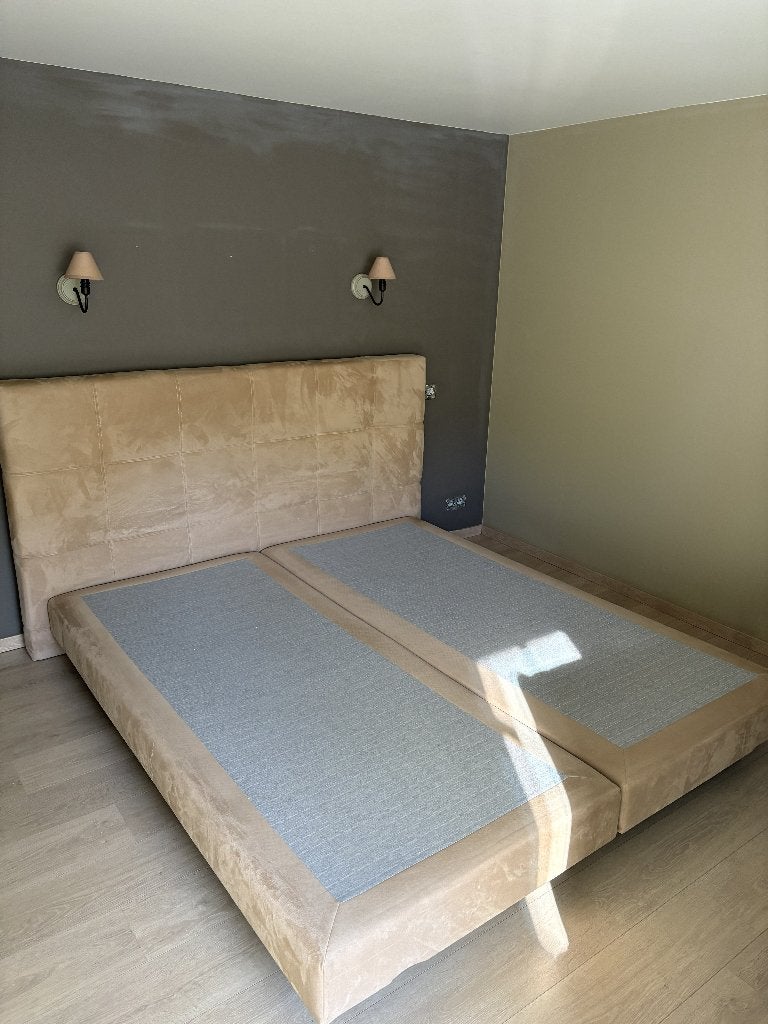 Bed 180x200mm (optie matras +€100), Maison & Meubles, Chambre à coucher | Lits boxsprings, Beige, Comme neuf, Enlèvement, 180 cm