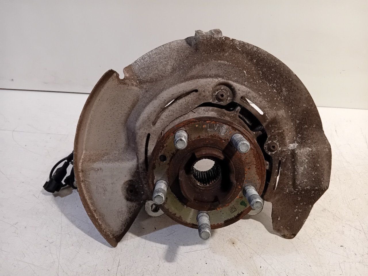 Wielnaaf links voor Land Rover Discovery, Onderdelen@venauto.nl, Van der Ven Autorecycling B.V., Ettenseweg 76, 4706 PB Roosendaal, The Netherlands
