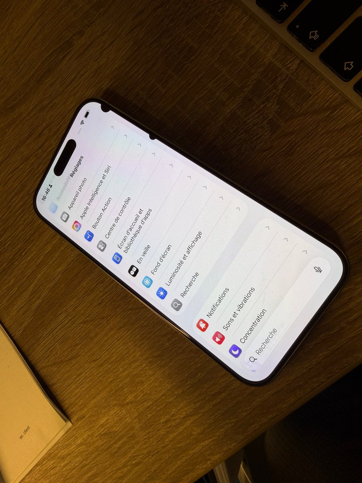 Iphone 15 Pro - Points noirs ecran - Appareil photo probleme, Enlèvement, Comme neuf, IPhone 15