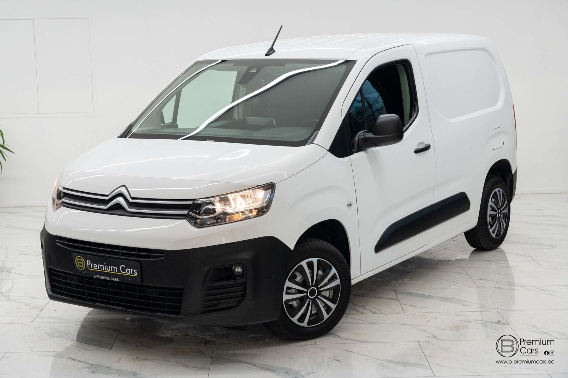 Citroen Berlingo 1.5 HDI! Full options! Airco, cruise, camer, Phares entièrement LED, 75 kW, Achat, Euro 6