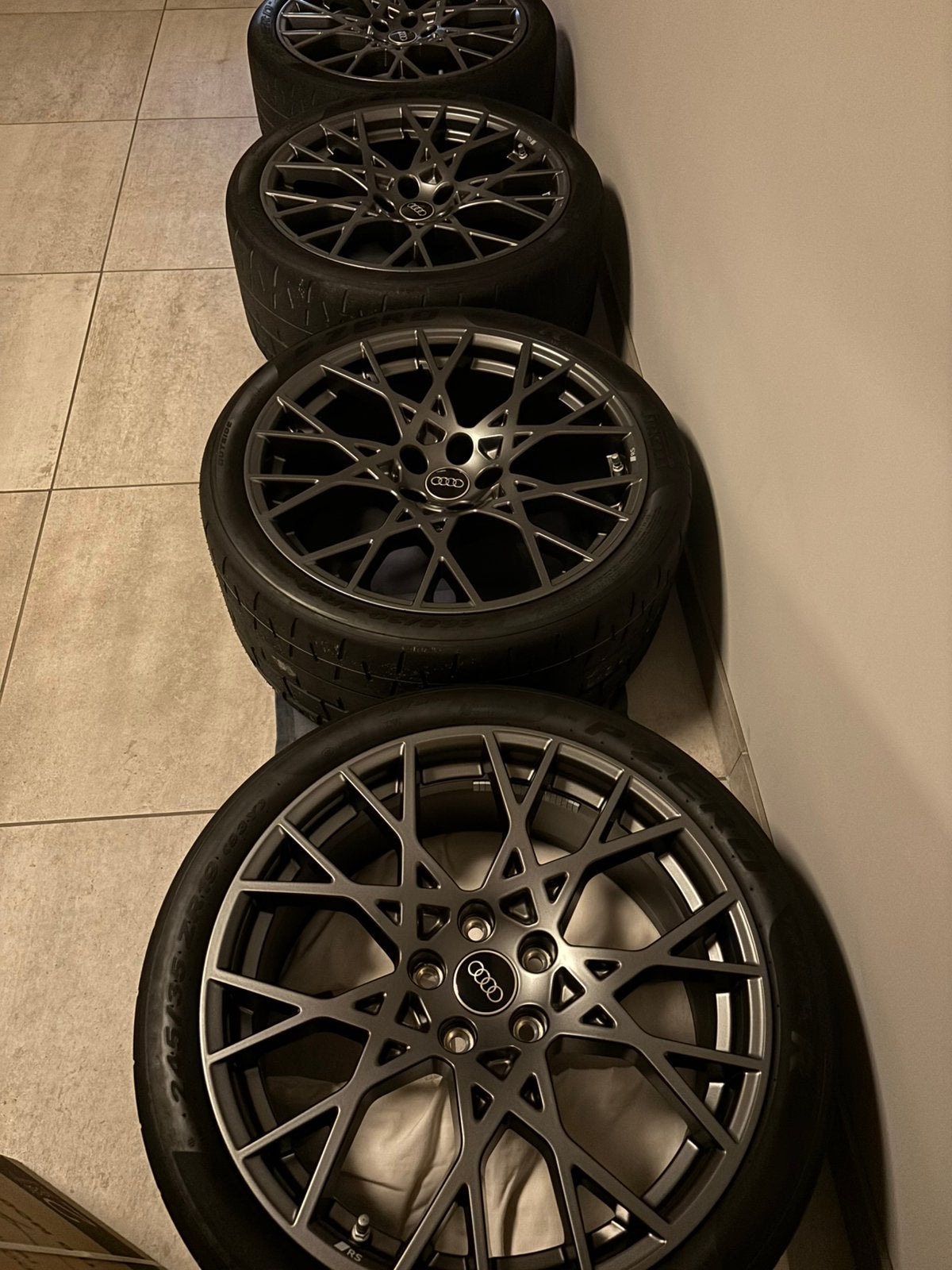Audi RS3 Performance set., Autos : Pièces & Accessoires, Pneus et Jantes, Pneus été, 19 pouces, Enlèvement