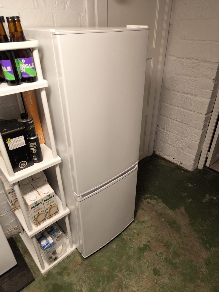 Réfrigérateur & congélateur – Très bon état, Elektronische apparatuur, Ophalen, Gebruikt, 100 tot 150 liter, Met aparte vriezer