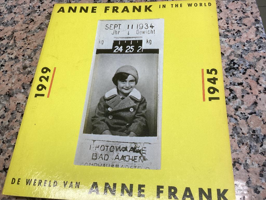 De wereld van ANNE FRANK 1929 1945, Ophalen of Verzenden, Tweede Wereldoorlog, Zo goed als nieuw, Overige onderwerpen