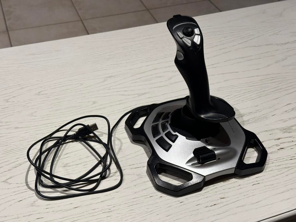 Logitech Extreme 3D Pro, Enlèvement ou Envoi, Comme neuf