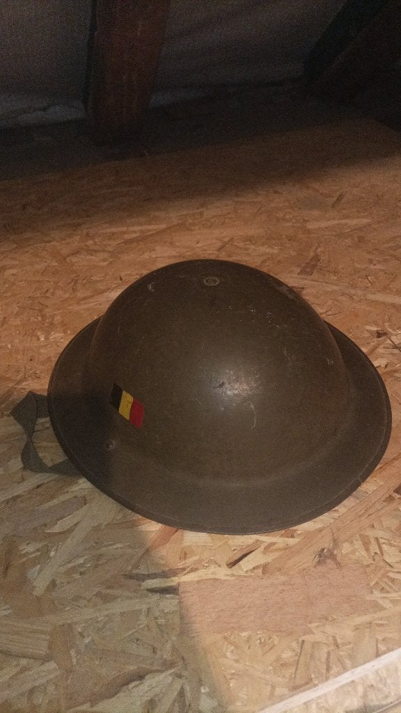 Casque militaire belge modèle 49, Collections, Enlèvement