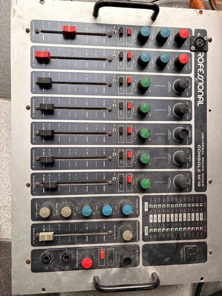 Table de mixage consol m19, Enlèvement, Comme neuf