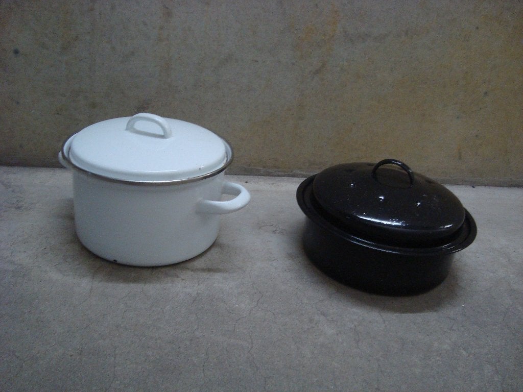 2 casseroles émaillées, Enlèvement, Comme neuf, Émail, Casserole