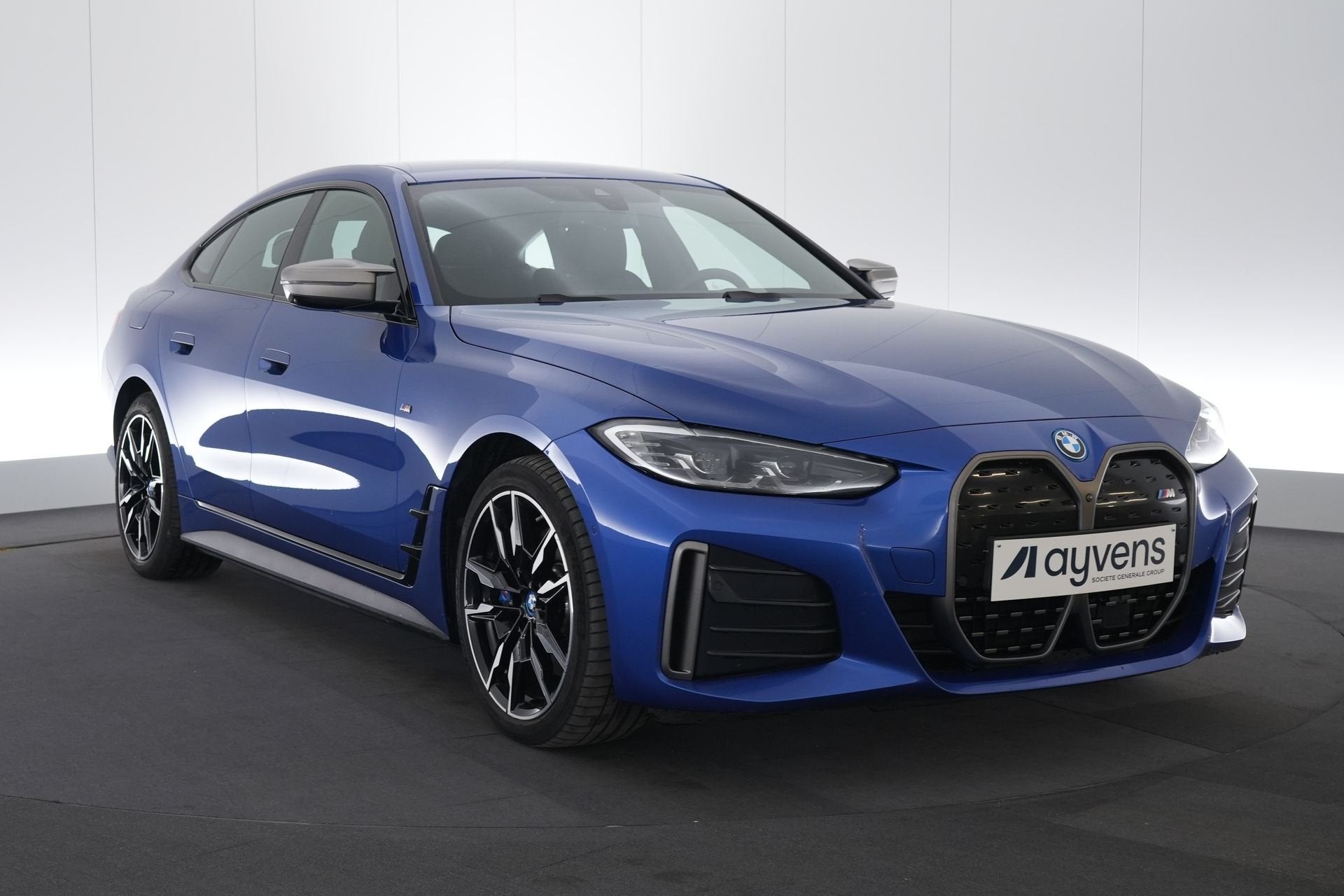 (2CRQ700) BMW I4, Auto's, Gebruikt, https://public.car-pass.be/vhr/987e7374-7fe1-4970-9e81-64c4d0846f73, Blauw, Alcantara