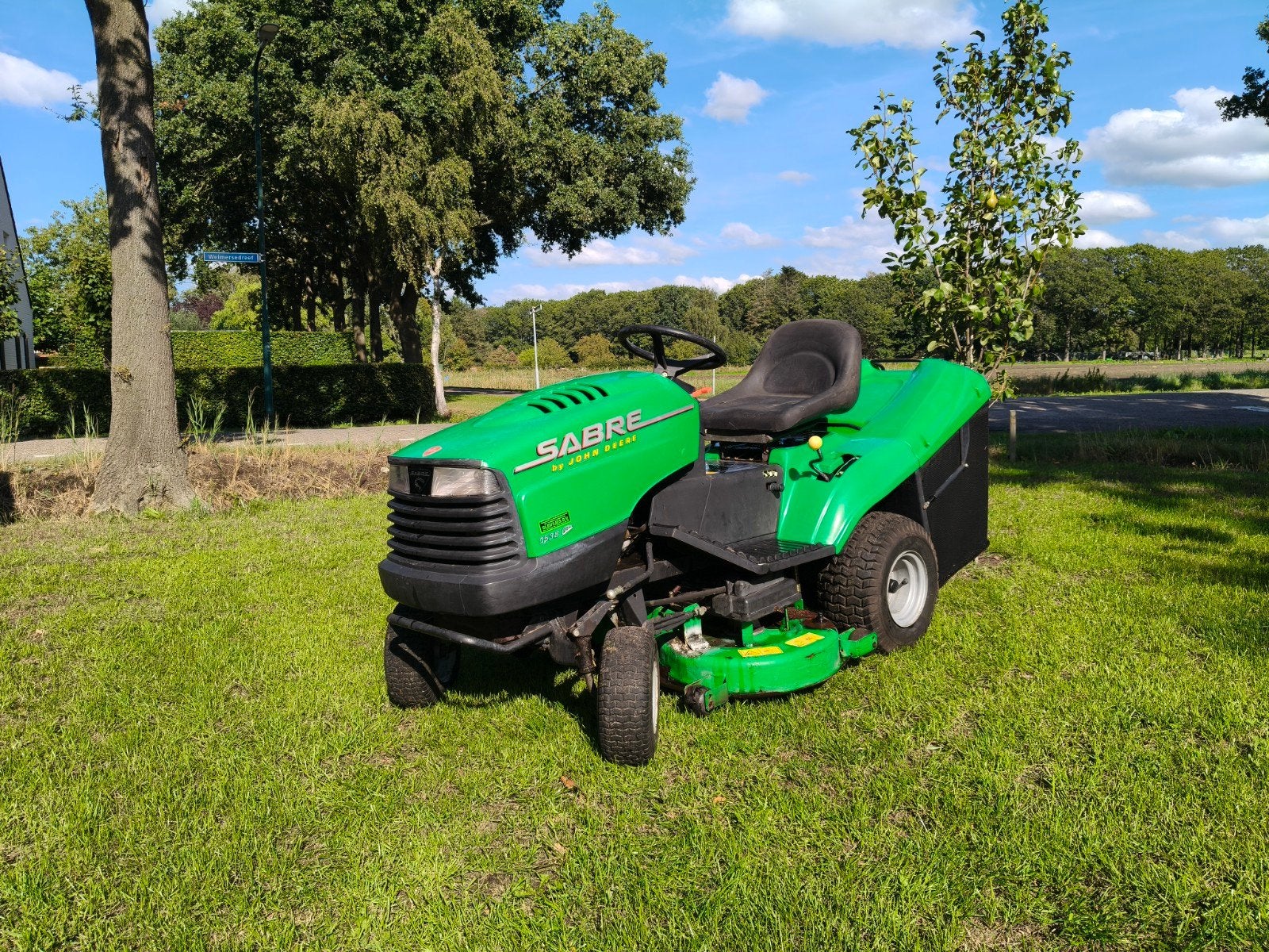 Sabre by John Deere 1538 GR zitmaaier 15.5 pk, Tuin en Terras, Ophalen, Gebruikt, Opvangbak, Sabre by John Deere