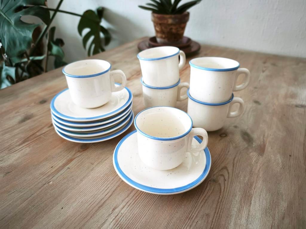 Service à café vintage en céramique mouchetée