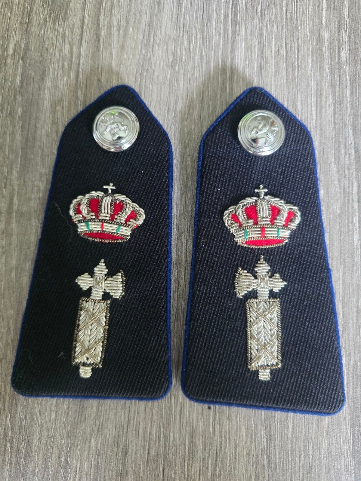 Schouderstukken vrouw adjunct-commissaris criminoloog, Verzamelen, Ophalen of Verzenden