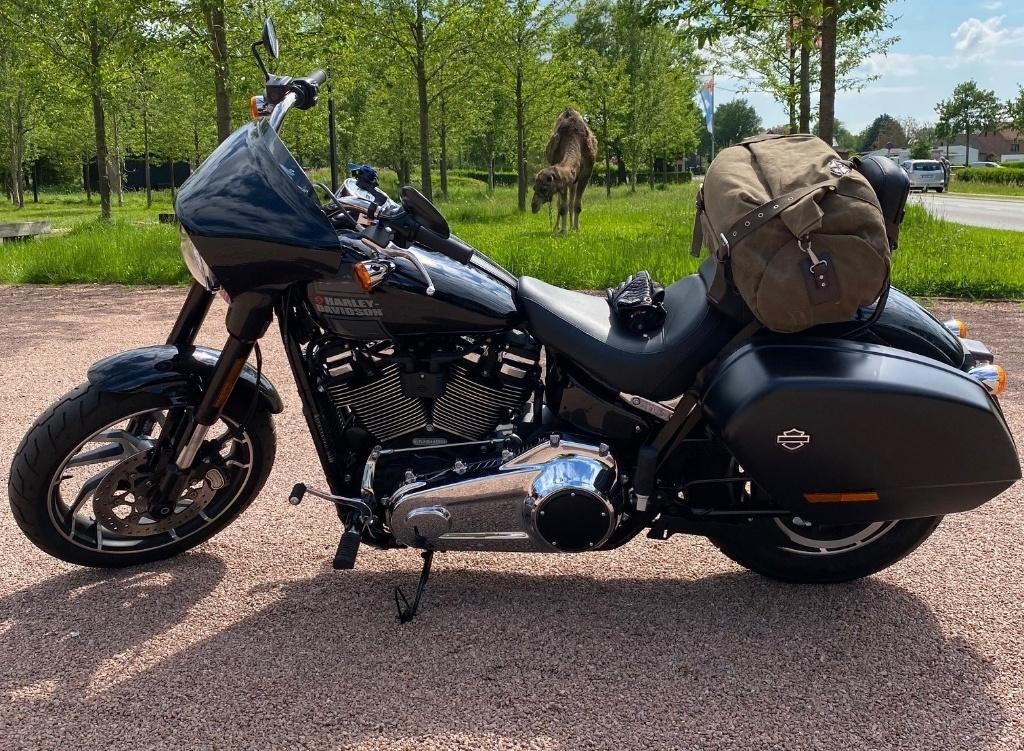 Harley Davidson Sport Glide 107  nieuwstaat 3900 km, Motoren, 2 cilinders, 1745 cc, Motorrijbewijs A, Gebruikt