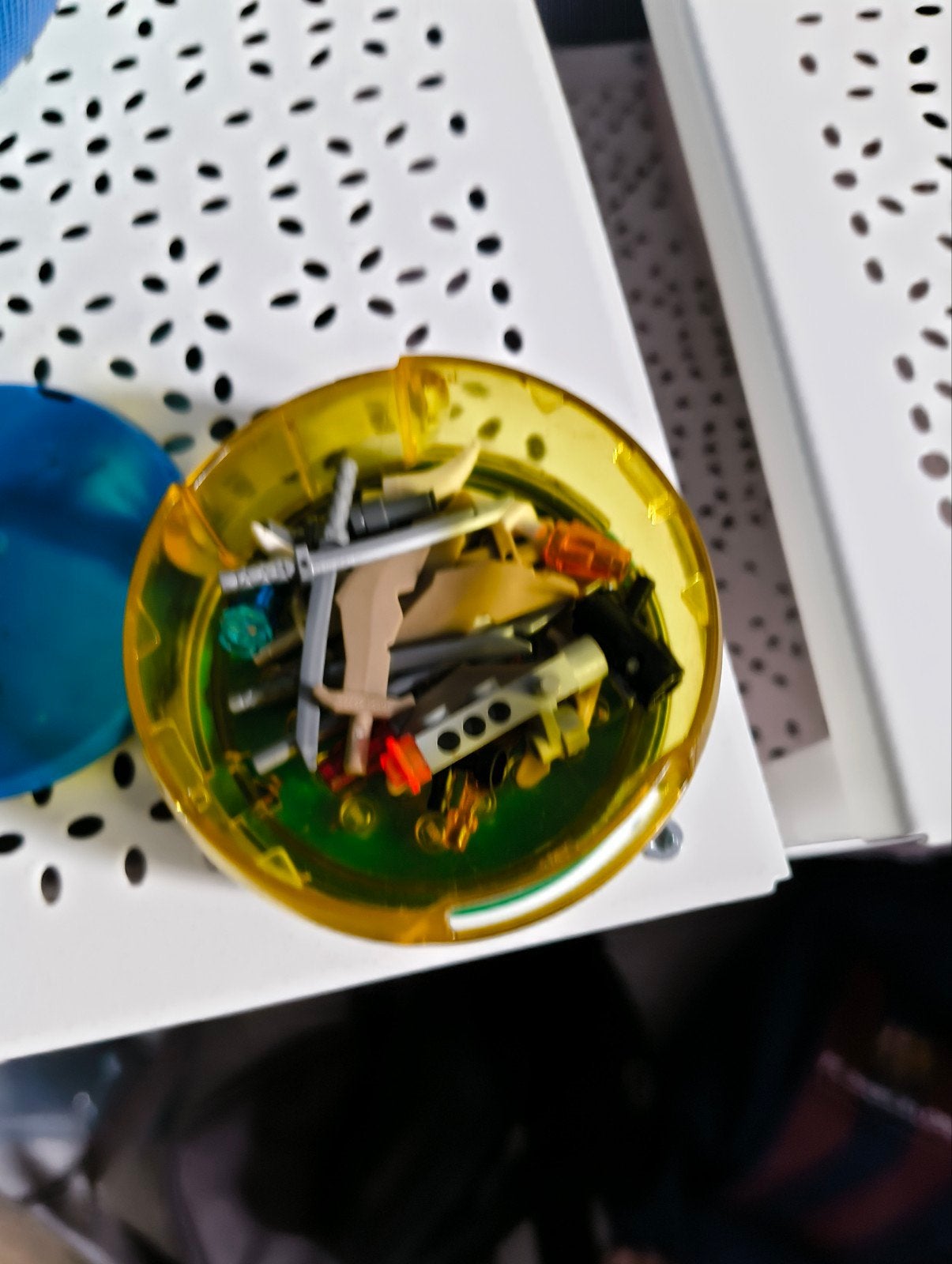 armes Lego, Enlèvement