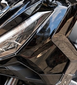 Honda X ADV 750 AKRAPOVIC BLACK ON BLACK EDITION BTW 2026, Motoren, 750 cc, Nieuw, Bedrijf, Quickshifter