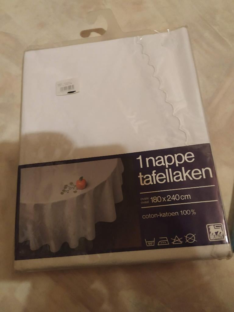 tafelnappen rond 180x240cm nieuw nog in verpakking, Ophalen of Verzenden, Nieuw