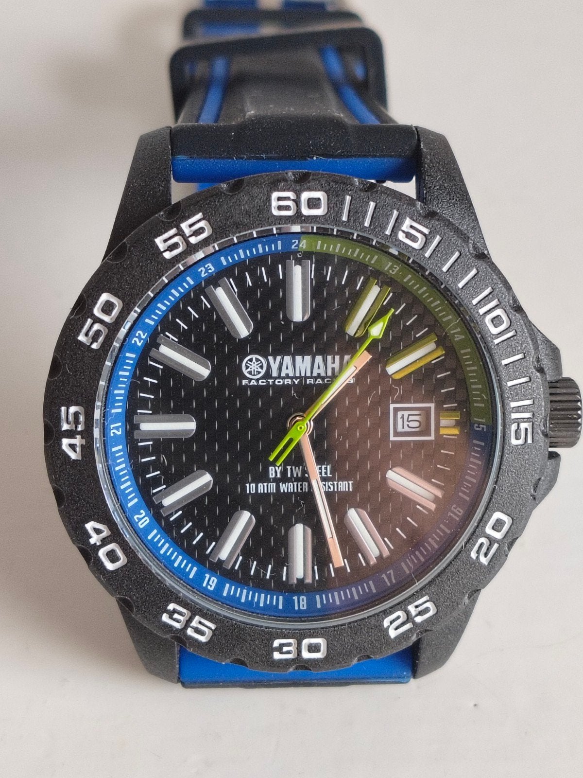 TW Steel horloge Yamaha, Enlèvement