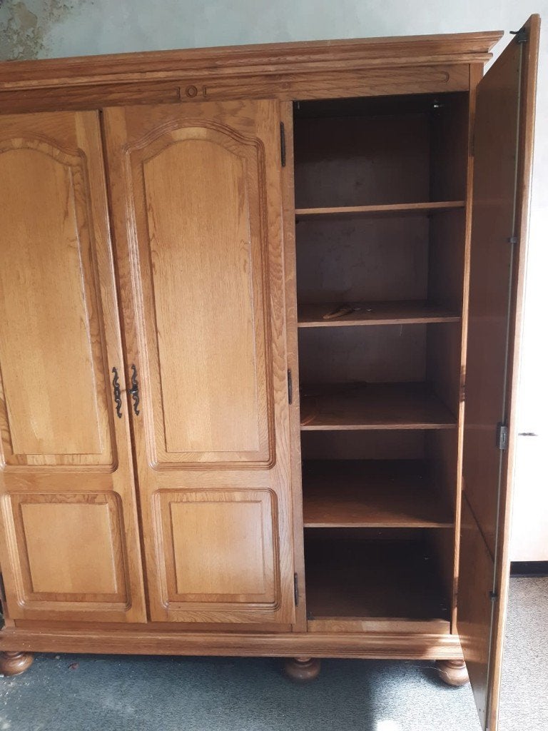 Houten kleerkast (driedeurs), Ophalen, Met deur(en), Gebruikt, Klassiek