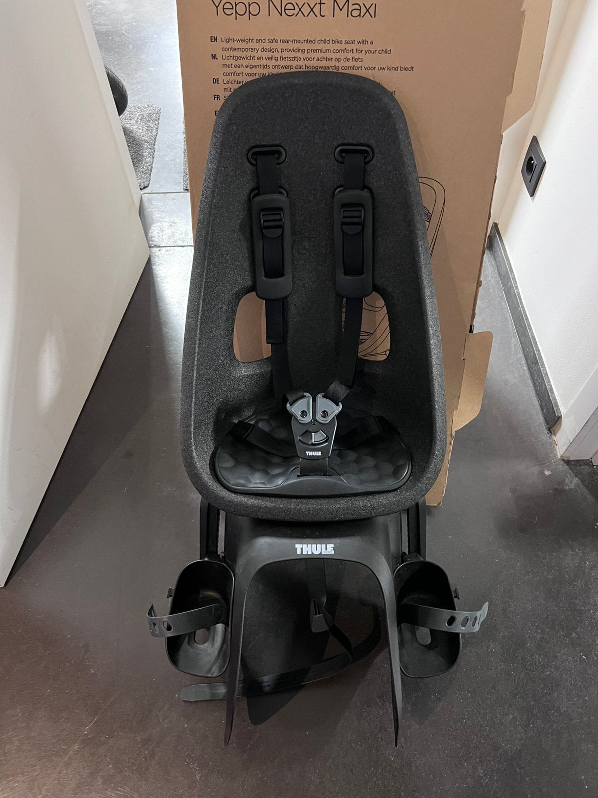 Thule Yepp Nexxt Maxi, Fietsen en Brommers, Achterzitje, Voetsteuntjes, Zo goed als nieuw, Ophalen