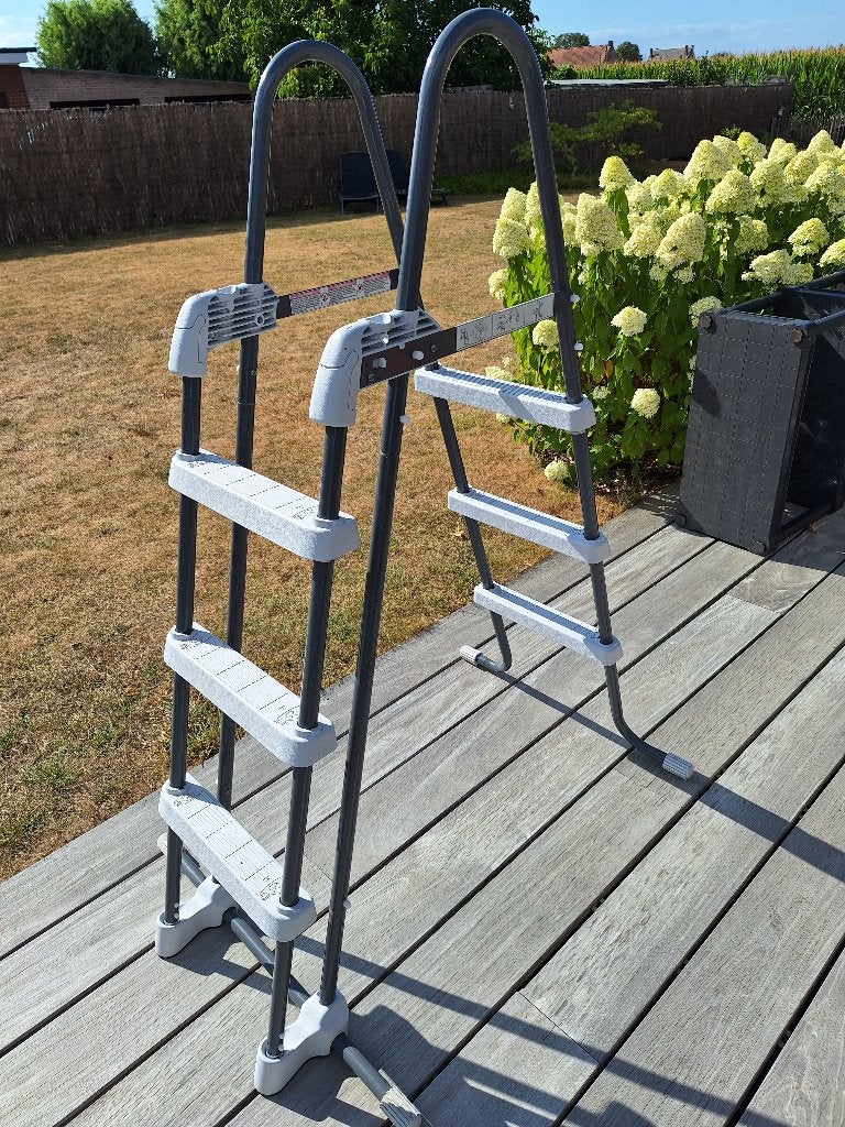 Intex zwembadladder, Ophalen, Zo goed als nieuw, Ladder