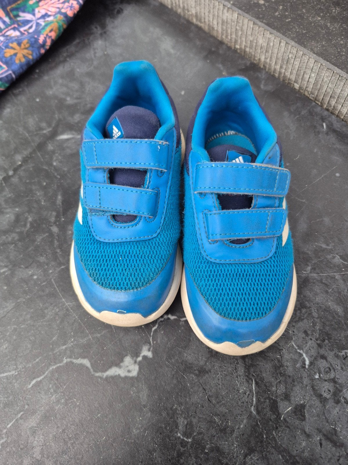 Adidas sportschoenen/sneakers maat 27, Kinderen en Baby's, Babykleding | Schoentjes en Sokjes, Ophalen