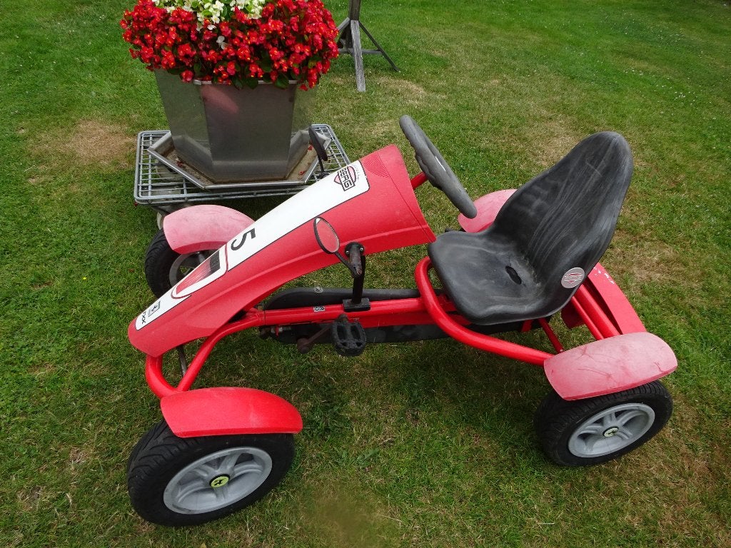 Go kart ferrari, Kinderen en Baby's, Speelgoed | Buiten | Voertuigen en Loopfietsen, Ophalen, Zo goed als nieuw, Trapvoertuig
