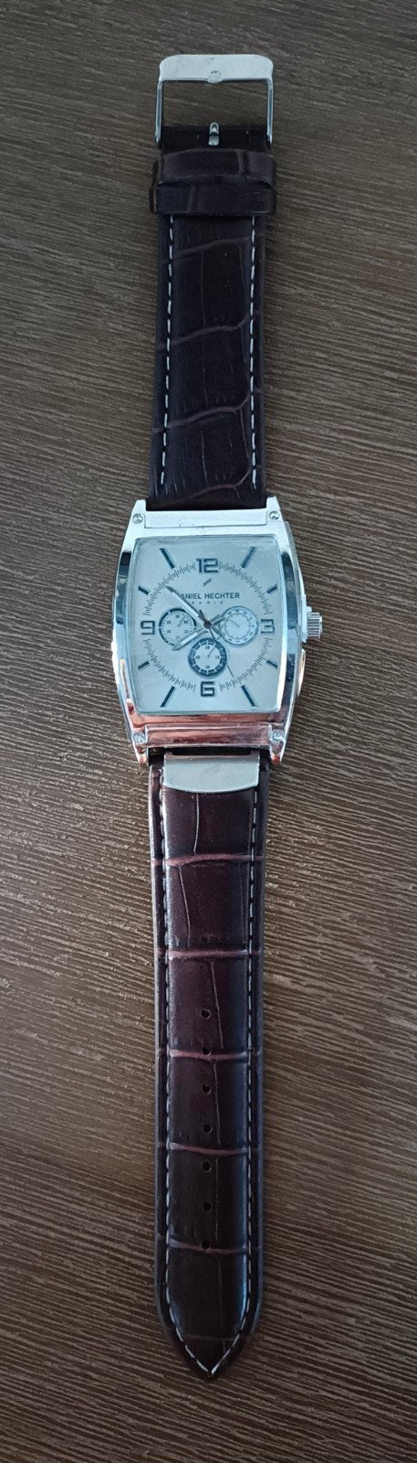 montre Daniel hechter, Bijoux, Sacs & Beauté, Autres marques, Enlèvement ou Envoi, Synthétique, Neuf