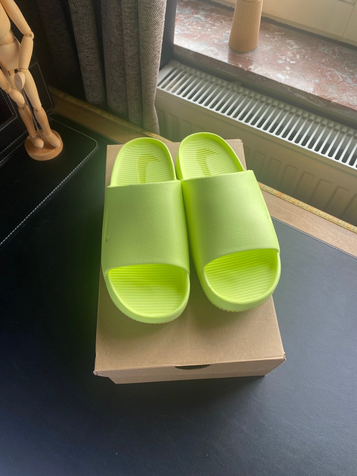 Nike Slides fluo 40 teenslipper, Overige kleuren, Overige typen, Ophalen of Verzenden, Zo goed als nieuw